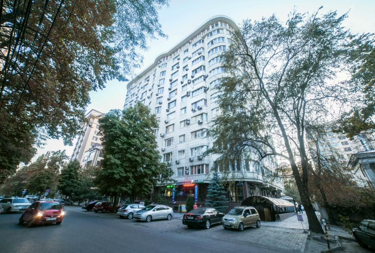 Spacious And Cozy Apartment In Bishkek Center Exterior foto