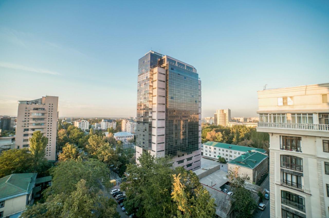 Spacious And Cozy Apartment In Bishkek Center Exterior foto